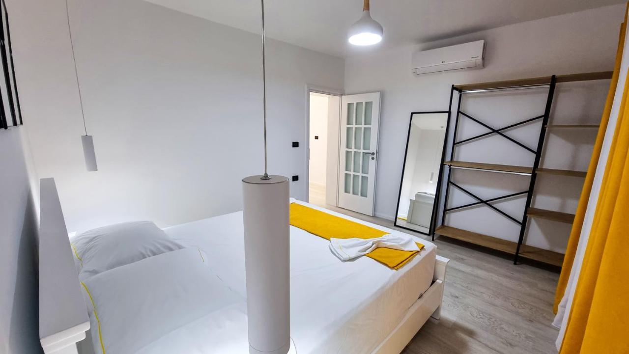 'The Yellow' Condo Berat Exterior foto